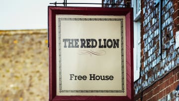 Ye Olde Red Lion Pub.