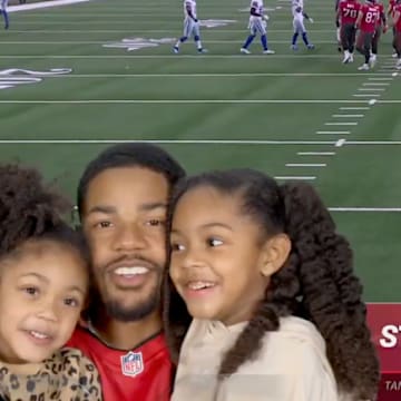 Tampa Bay Buccaneers WR Sterling Shepard and his daughters.